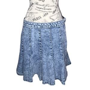 No Boundaries SIZE 13 Juniors Pleated Acid Wash Zipper Closure Jean Denim Skirt